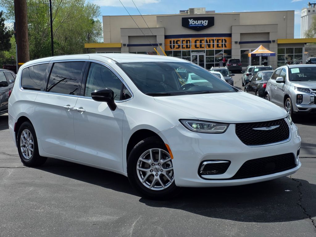 2024 Chrysler Pacifica