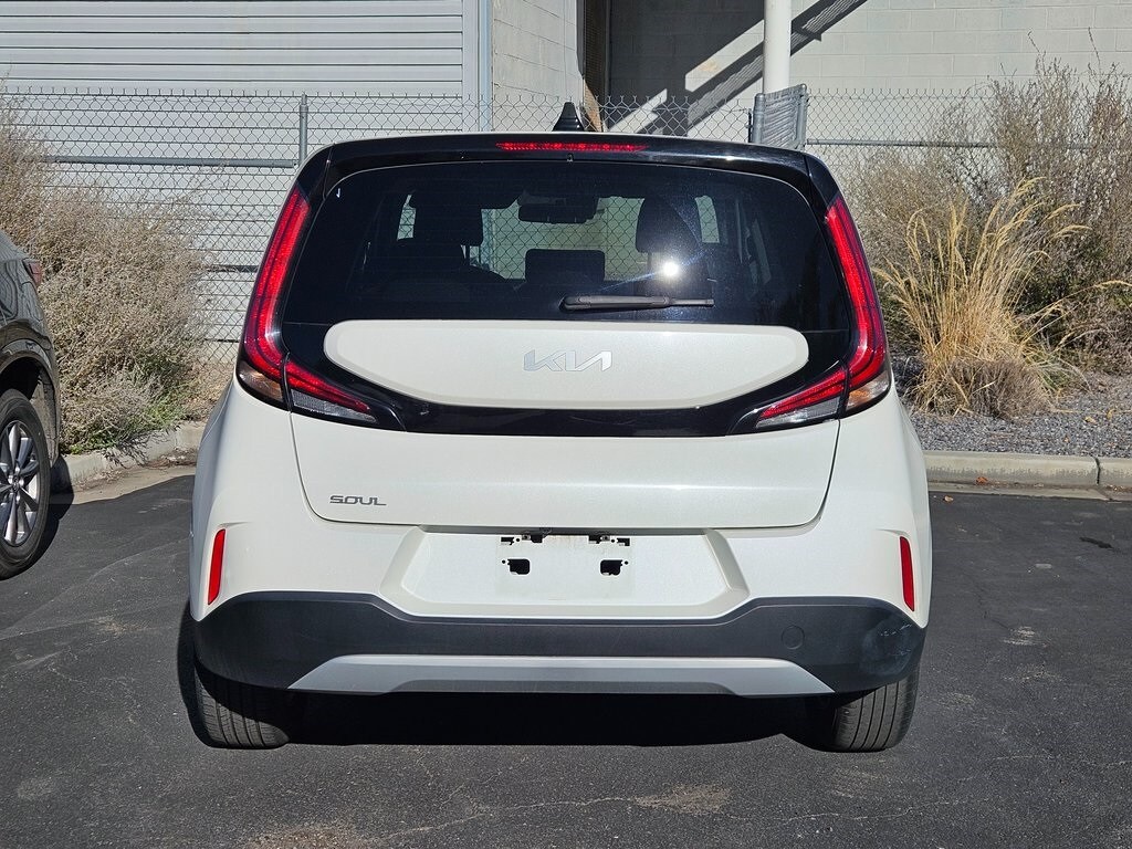 2023 Kia Soul LX photo 3