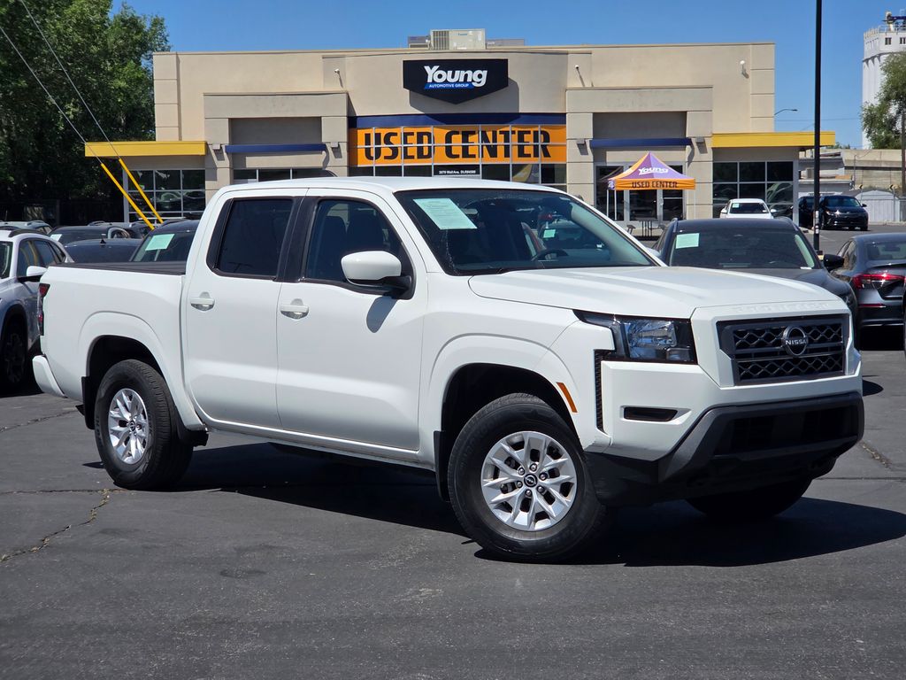 2024 Nissan Frontier SV Crew Cab 4X4 SWB's photo