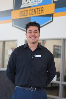 Staff member Erick Reyes from ID_d8492013595a