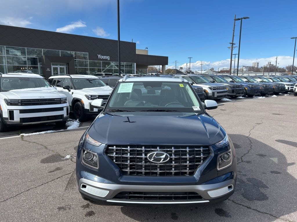 Used 2026 Hyundai Venue SEL w/Two-Tone Roof SUV