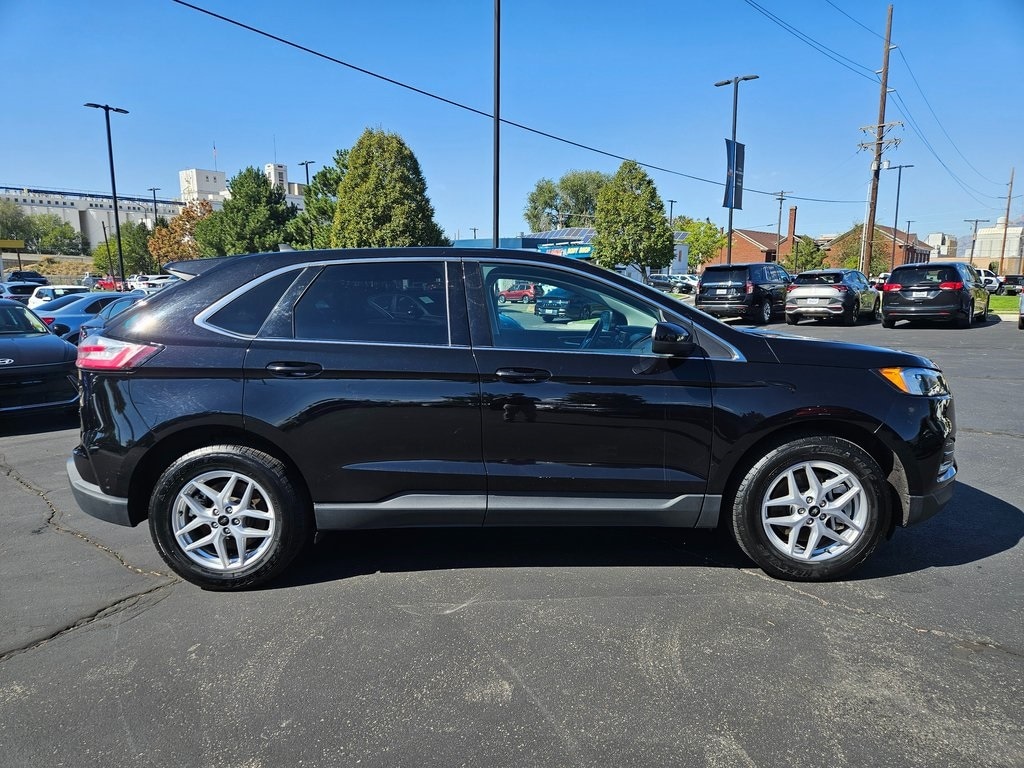 2023 Ford Edge SEL photo 2