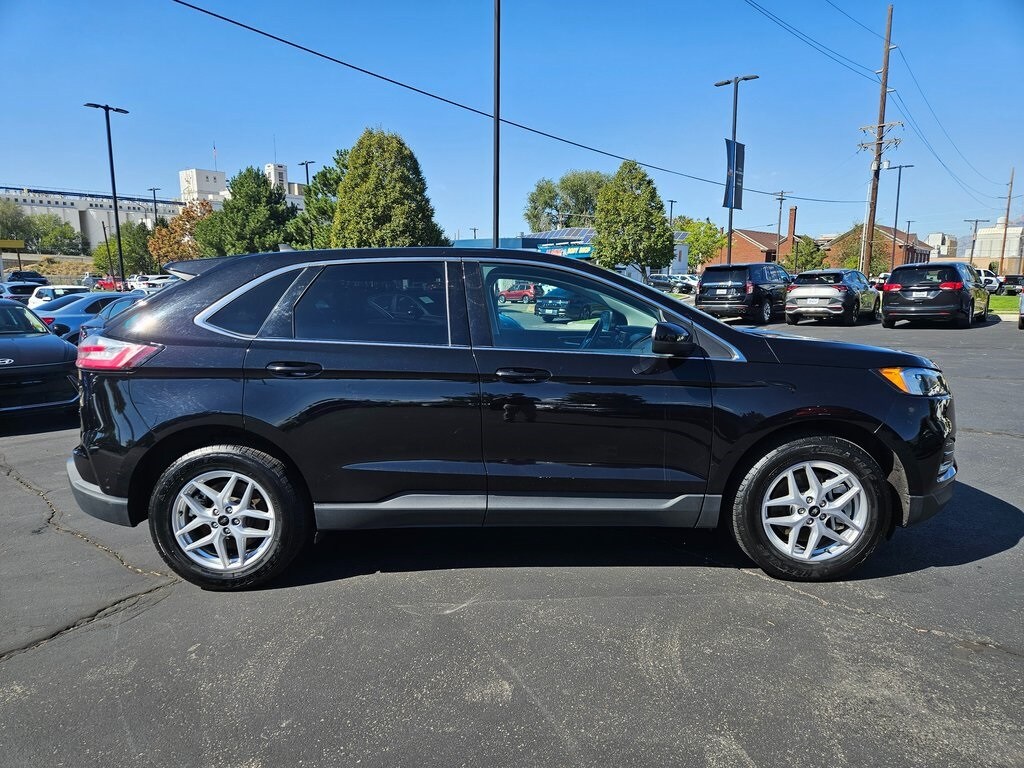2023 Ford Edge SEL photo 2
