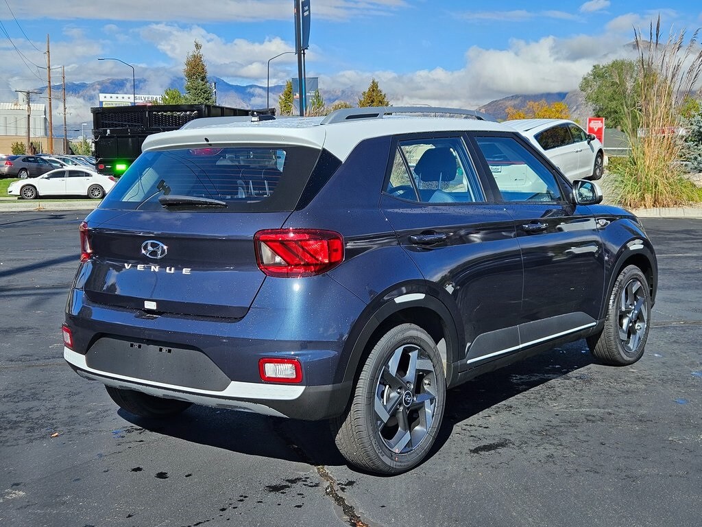 2026 Hyundai Venue SEL photo 2