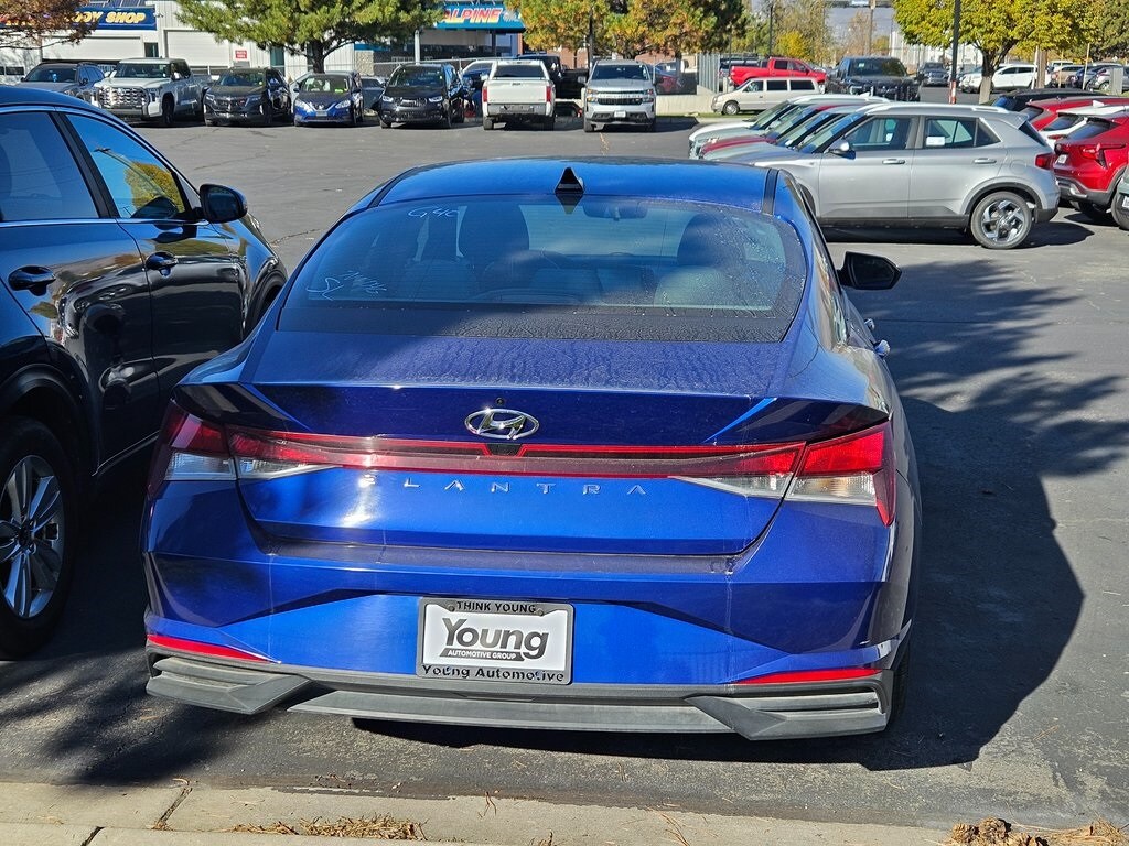 2023 Hyundai Elantra SEL photo 4