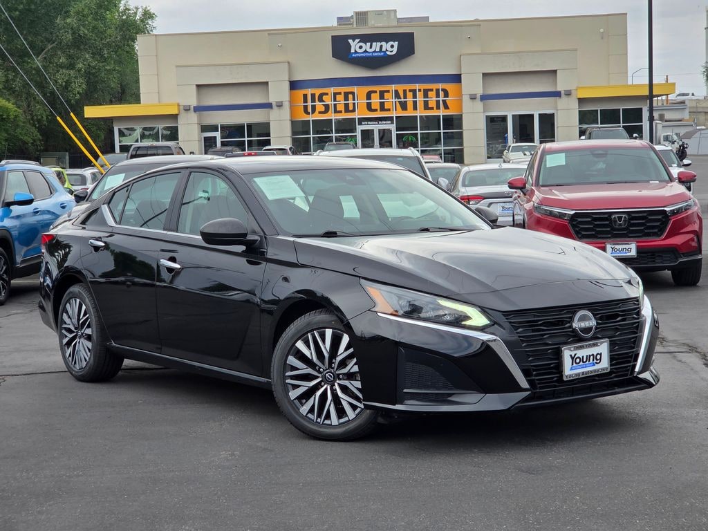Used 2024 Nissan Altima 2.5 SV Sedan