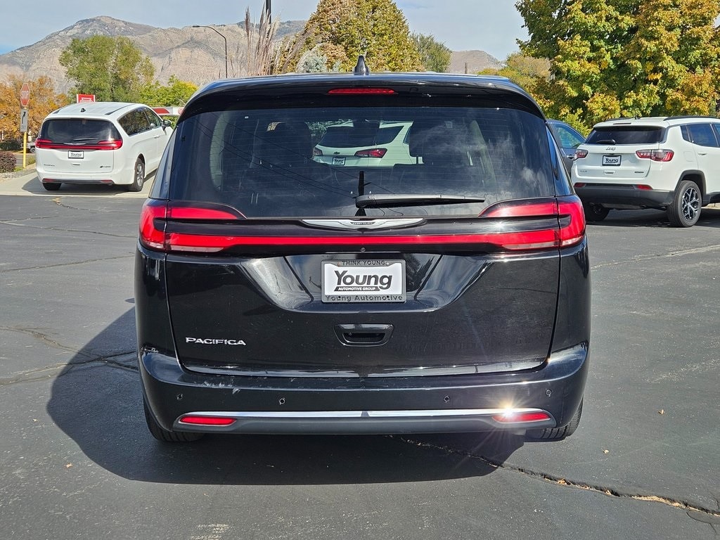 Used 2024 Chrysler Pacifica Touring L Van Passenger Van