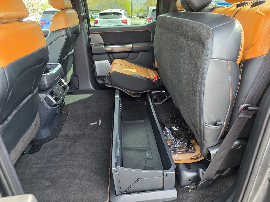2023 Ford F-150 Platinum - Photo 17