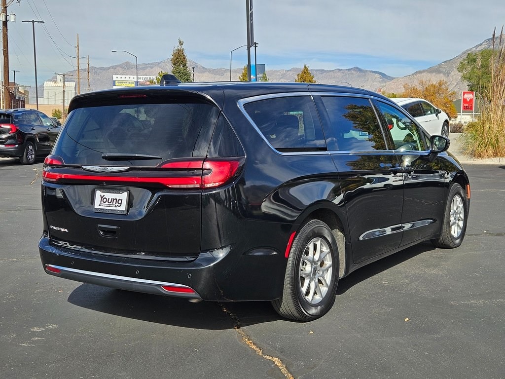 Used 2024 Chrysler Pacifica Touring L Van Passenger Van