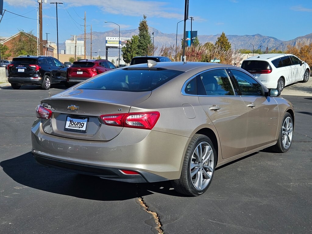 2024 Chevrolet Malibu Premier 2LT photo 2