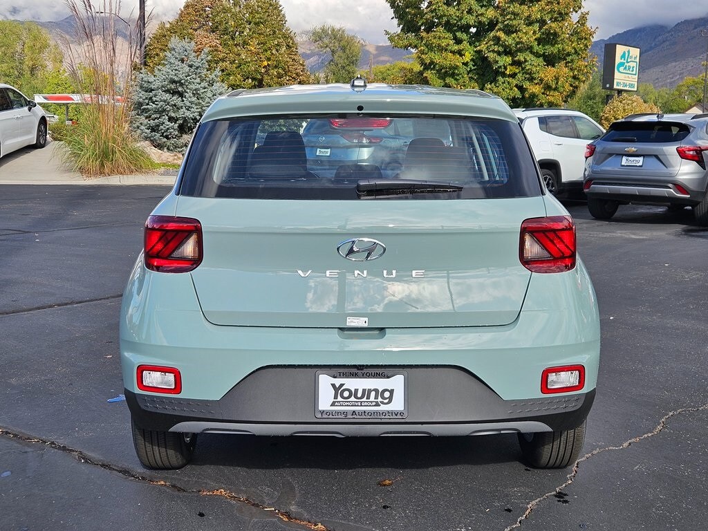 2026 Hyundai Venue SE photo 4