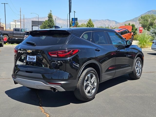 2023 Chevrolet Blazer 2LT photo 3
