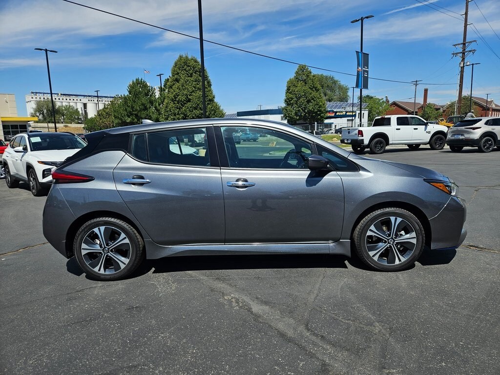 2022 Nissan Leaf SL Plus photo 2