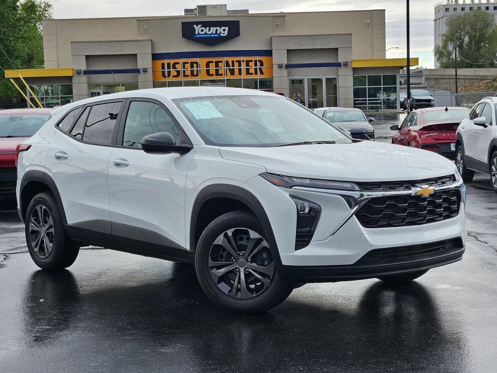 2025 Chevrolet Trax LS's photo