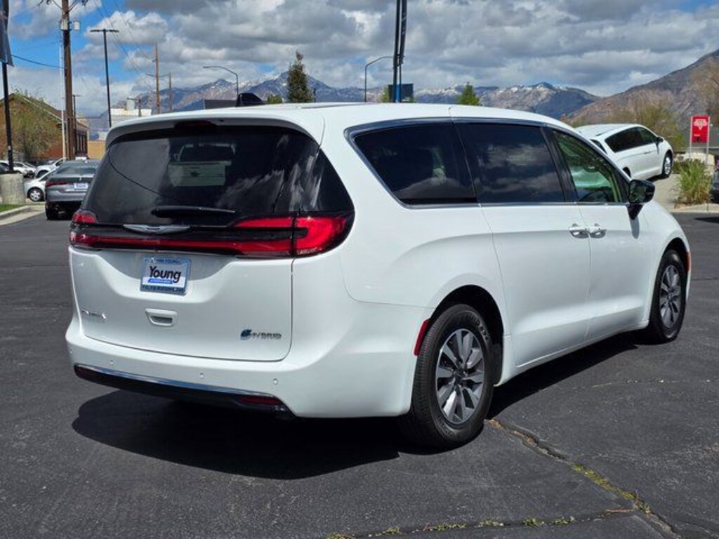 Used 2024 Chrysler Pacifica Hybrid Select Van Passenger Van