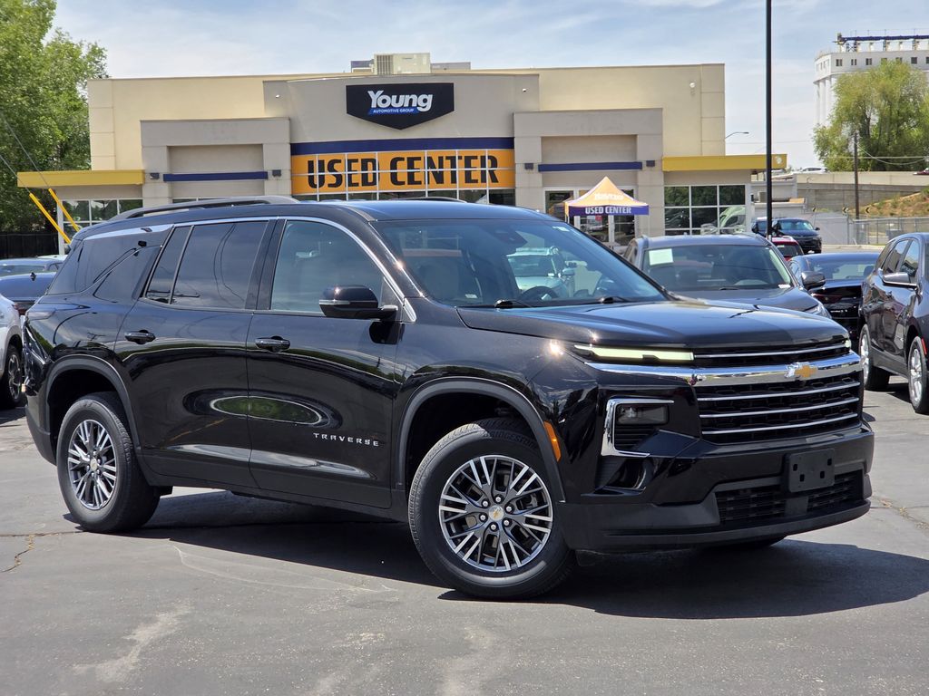 2025 Chevrolet Traverse AWD LT's photo