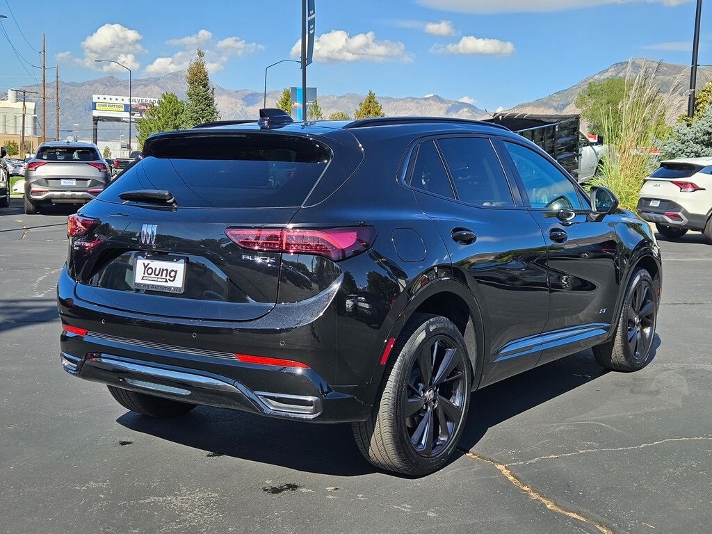 2024 Buick Envision Sport Touring photo 3