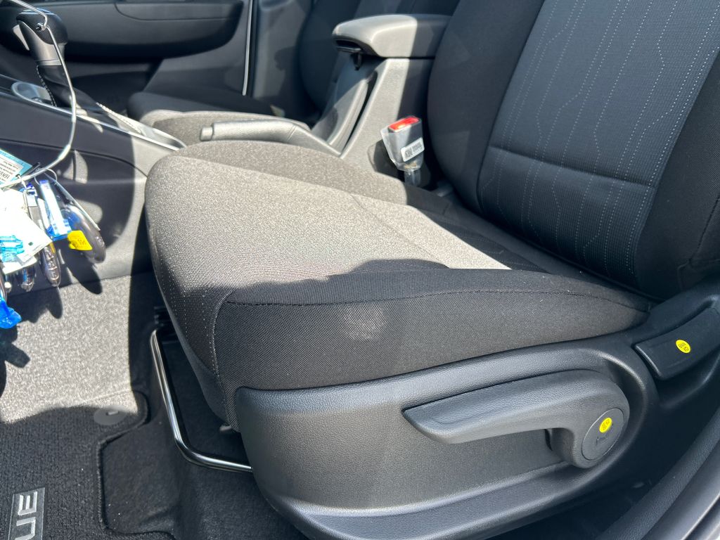 2026 Hyundai Venue SE - Photo 14