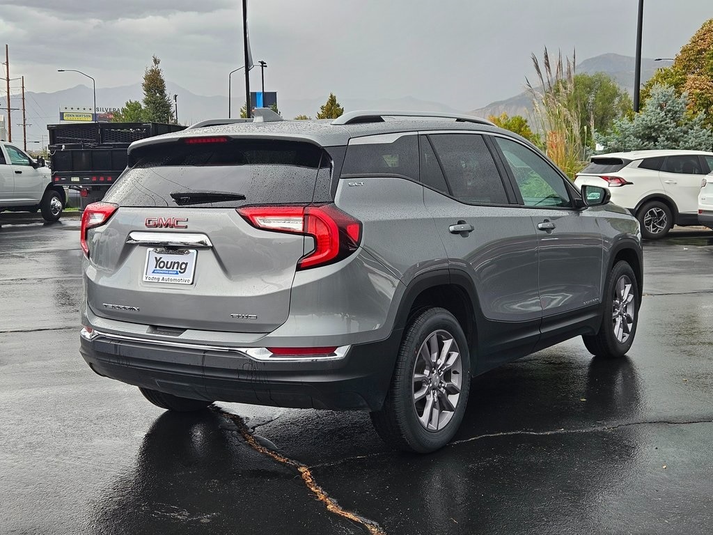 Used 2024 GMC Terrain SLT SUV