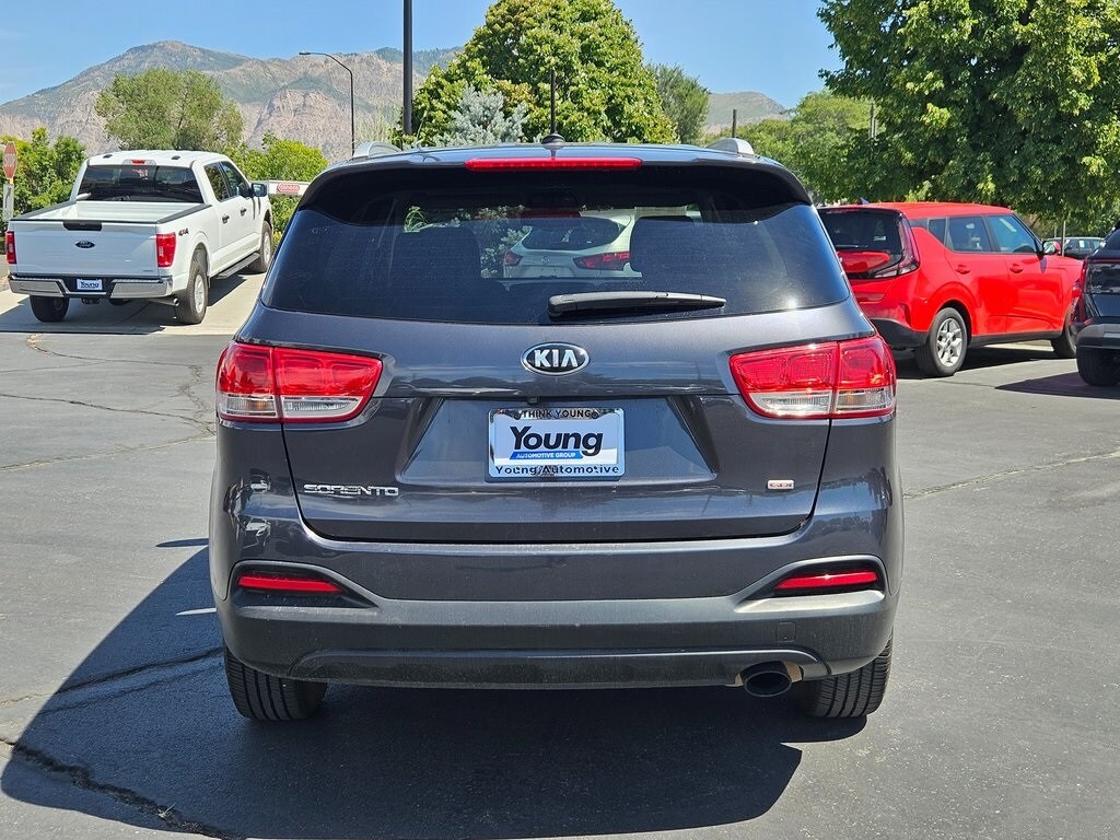 2017 Kia Sorento LX photo 3