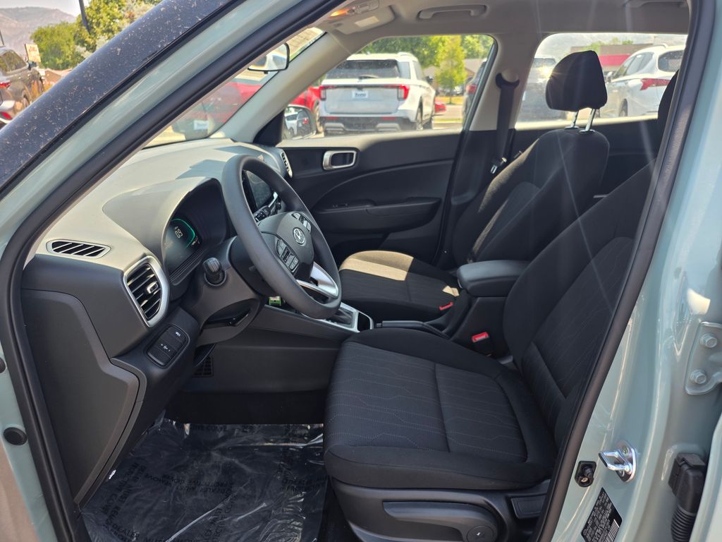 2026 Hyundai Venue SE - Photo 13