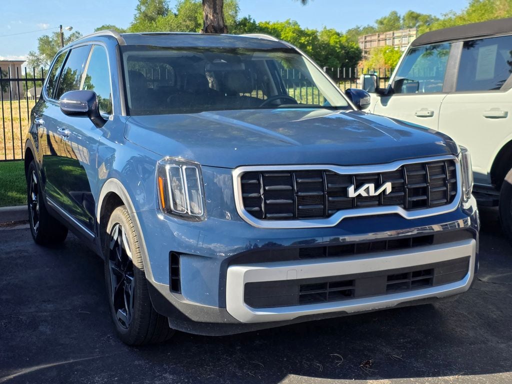 Used 2025 Kia Telluride S SUV