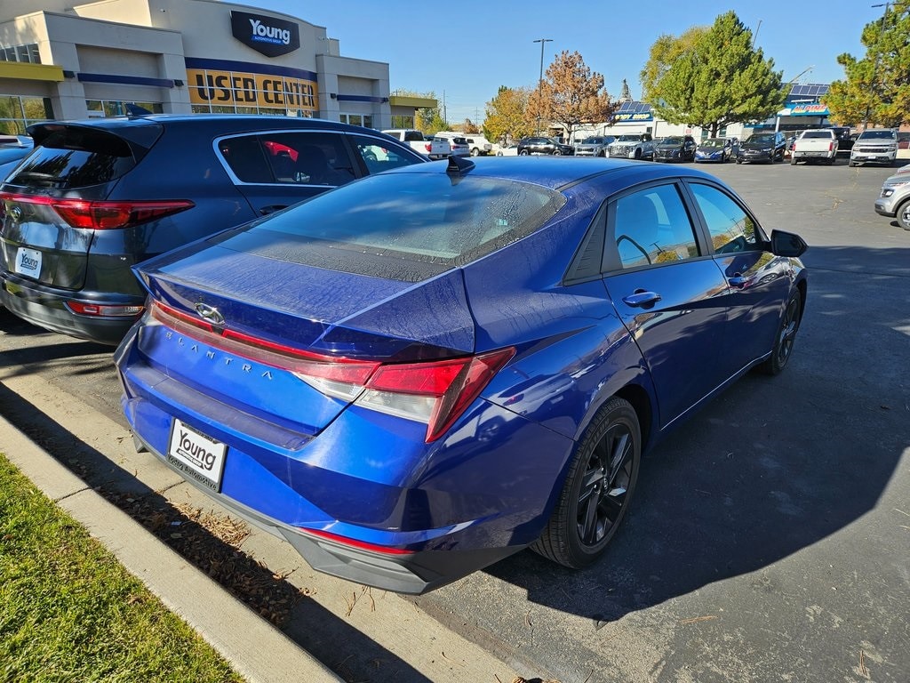 2023 Hyundai Elantra SEL photo 4