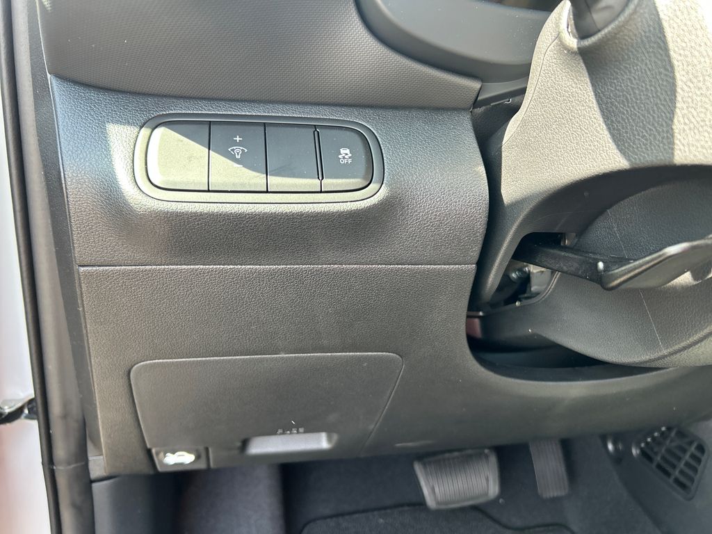 2026 Hyundai Venue SEL - Photo 14