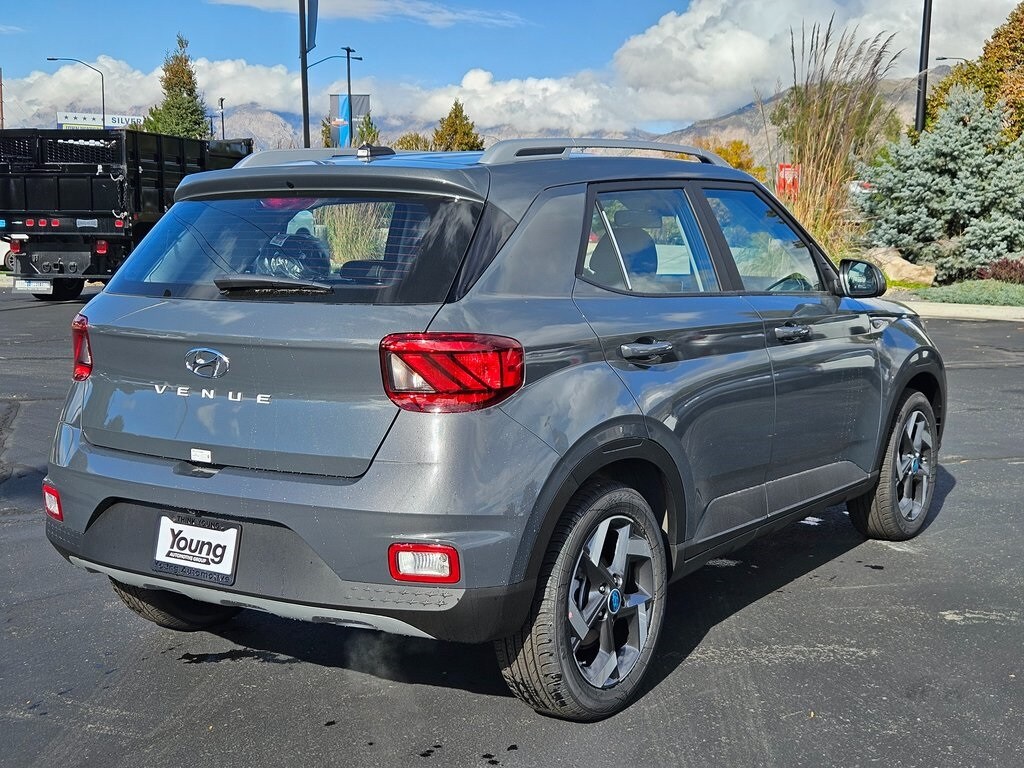 2026 Hyundai Venue SEL photo 2