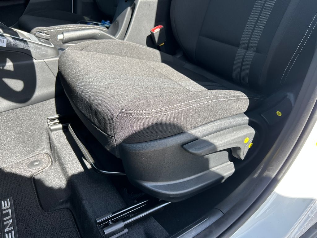 2026 Hyundai Venue SEL - Photo 13