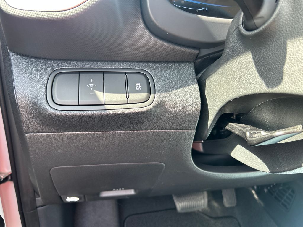 2026 Hyundai Venue SE - Photo 16