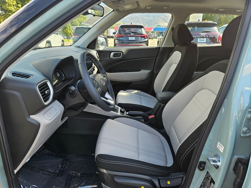 2026 Hyundai Venue SEL photo 13