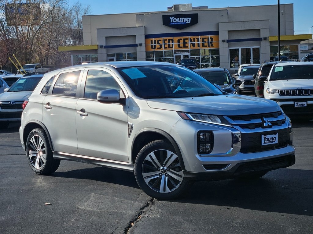 2024 Mitsubishi Outlander Sport SE's photo