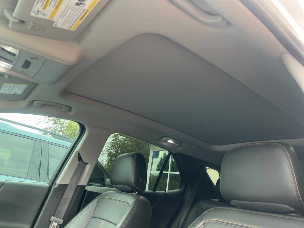 2022 Chevrolet Equinox Premier photo 2