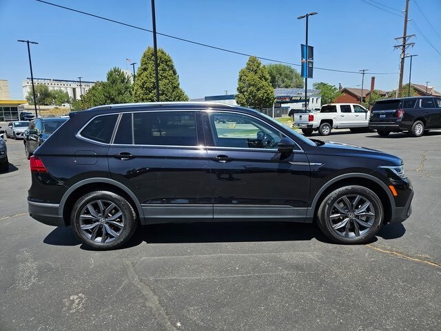 2022 Volkswagen Tiguan SE photo 2