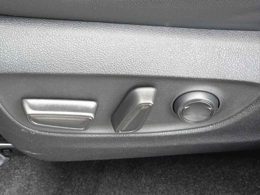 2025 Toyota Highlander XSE - Photo 22