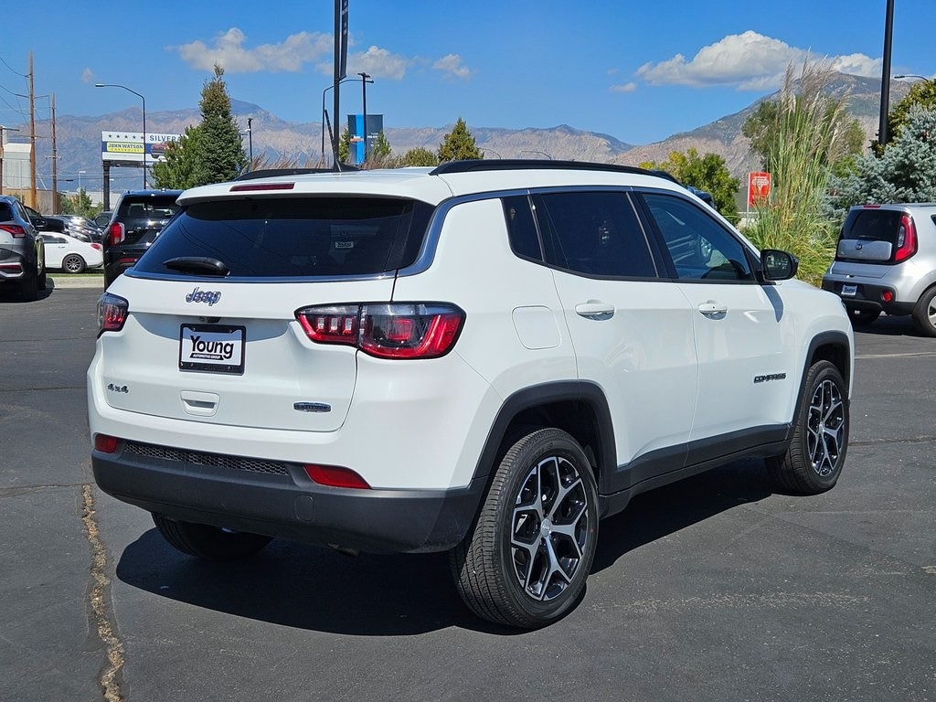 Used 2024 Jeep Compass Latitude SUV