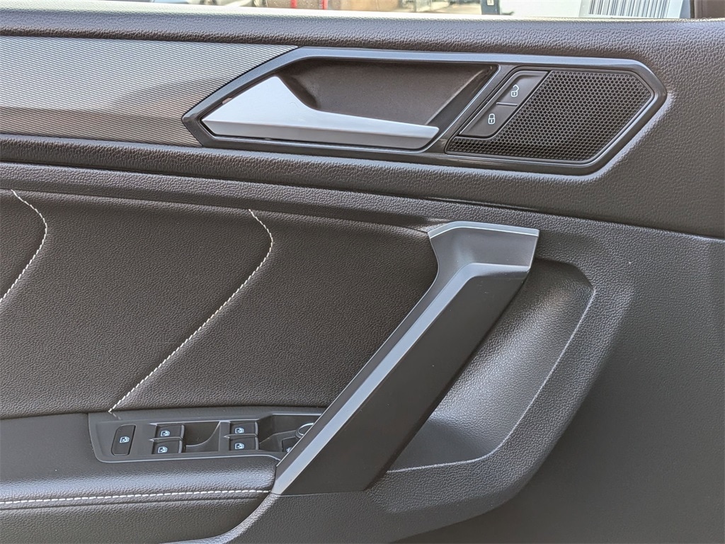 Thumbnail: 2024 Volkswagen Tiguan - 13