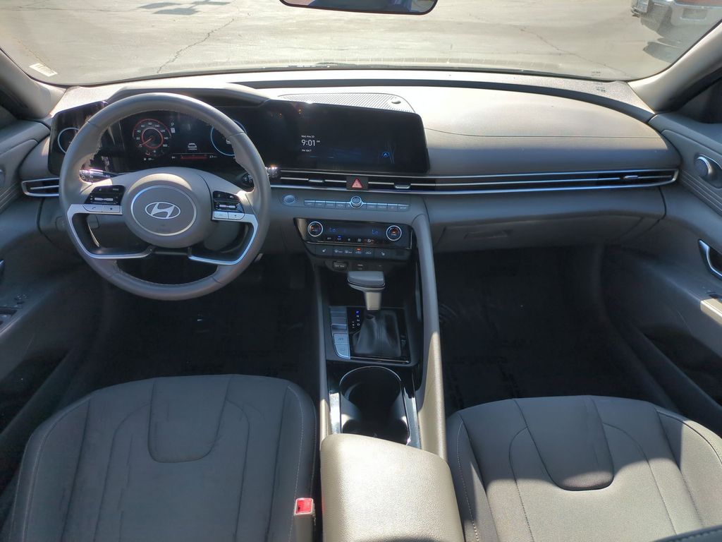 Thumbnail: 2025 Hyundai Elantra - 25