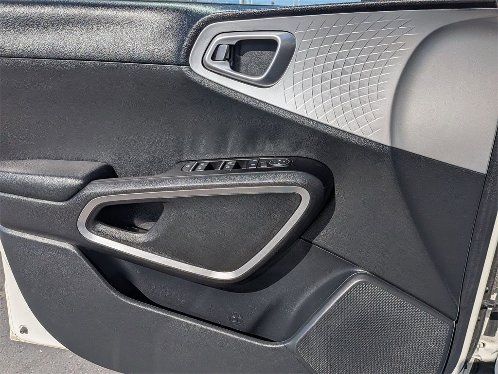 Thumbnail: 2024 Kia Soul - 11