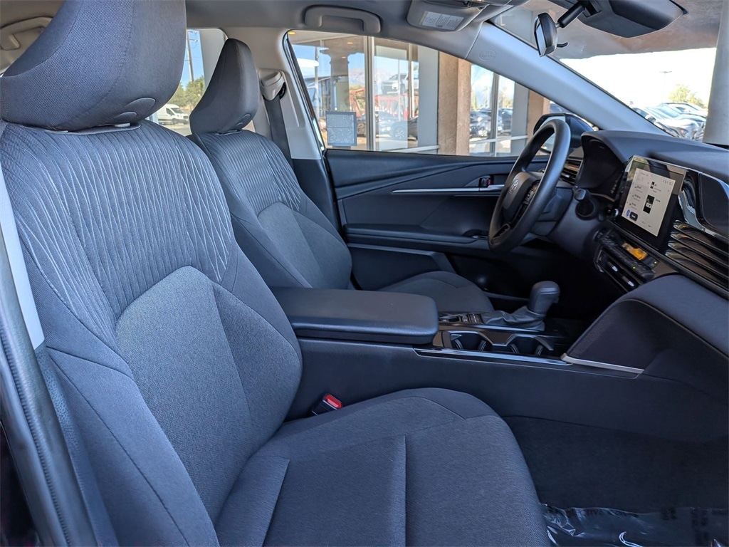 Thumbnail: 2025 Toyota Camry - 32