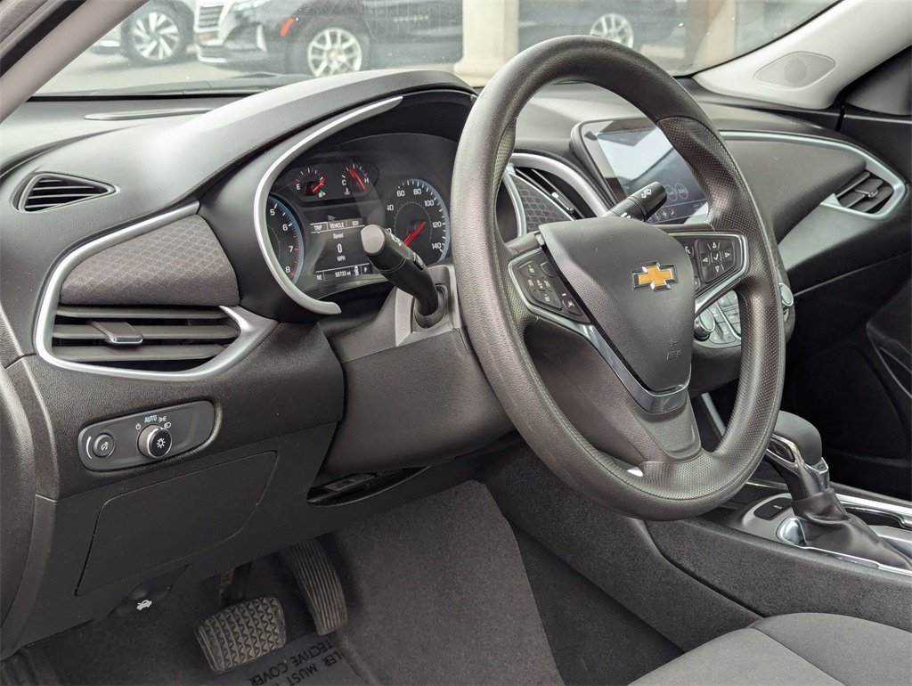 Thumbnail: 2023 Chevrolet Malibu - 15