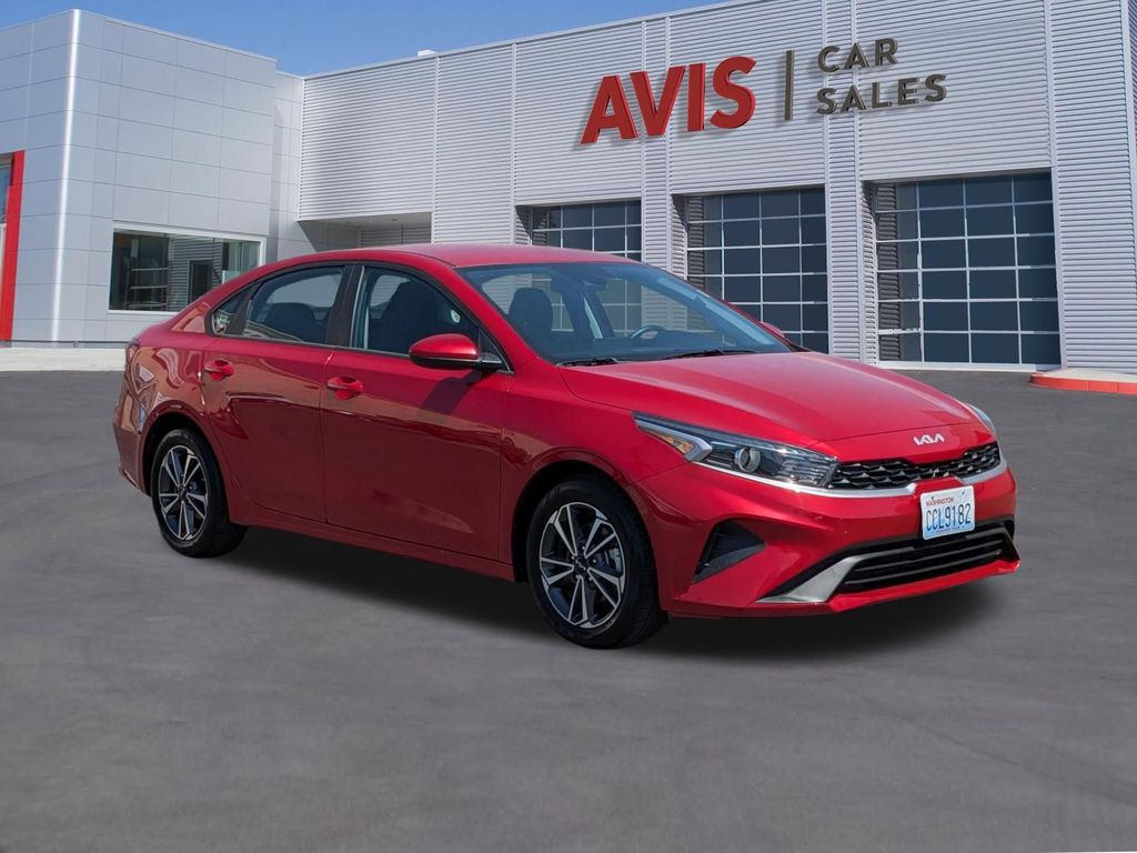 Thumbnail: 2024 Kia Forte - 3