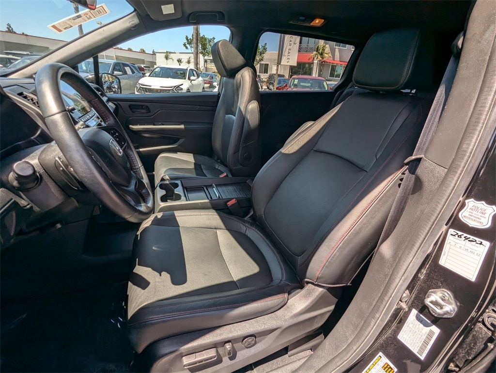 Thumbnail: 2023 Honda Odyssey - 16