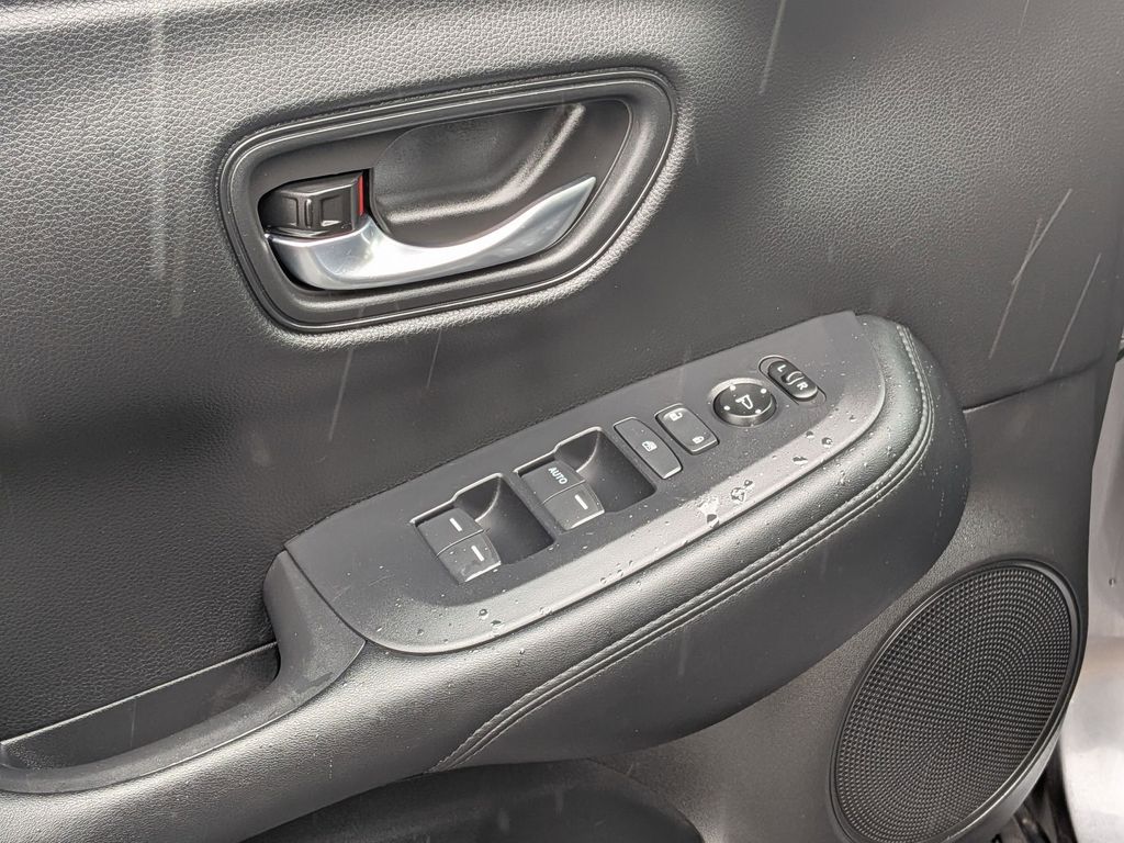 Thumbnail: 2025 Honda HR-V - 13