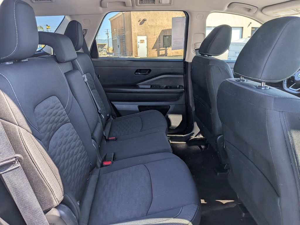 Thumbnail: 2024 Nissan Pathfinder - 30