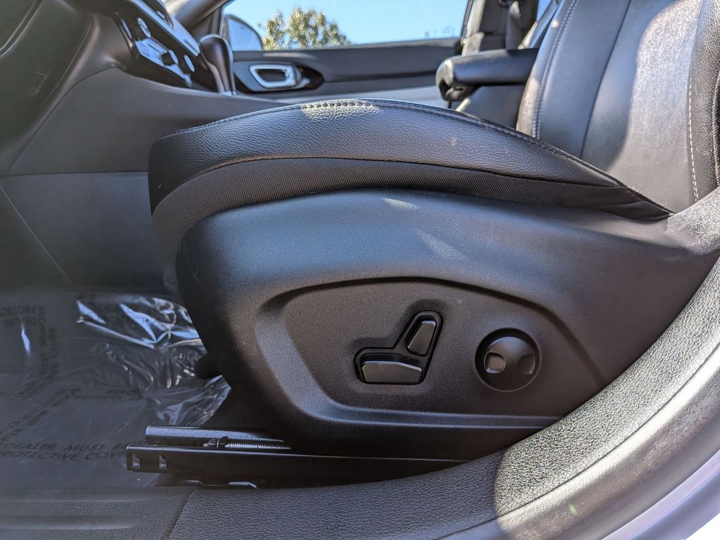 Thumbnail: 2025 Jeep Compass - 16