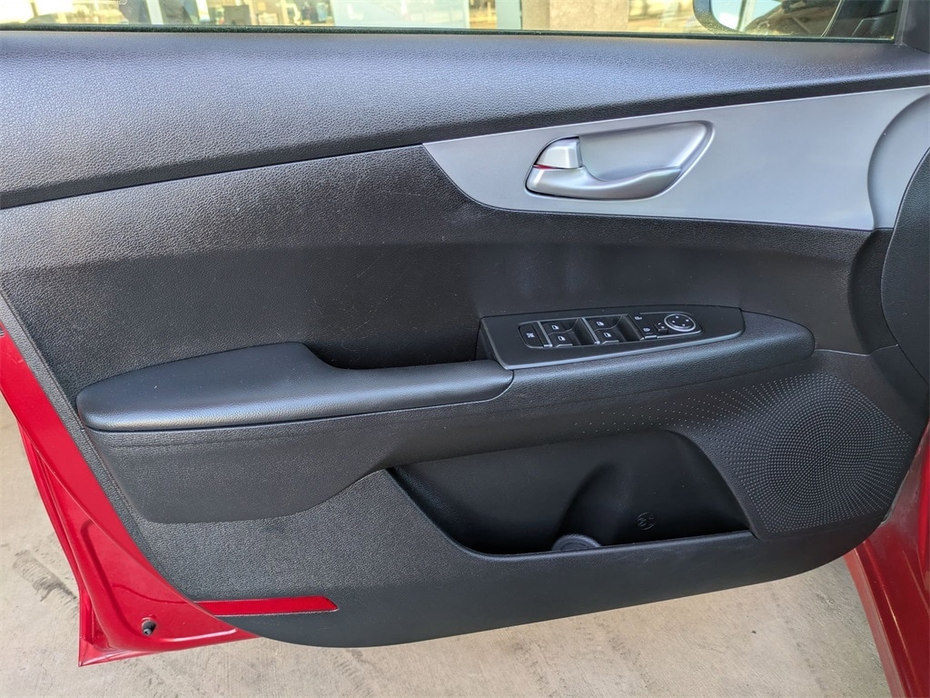 Thumbnail: 2024 Kia Forte - 11