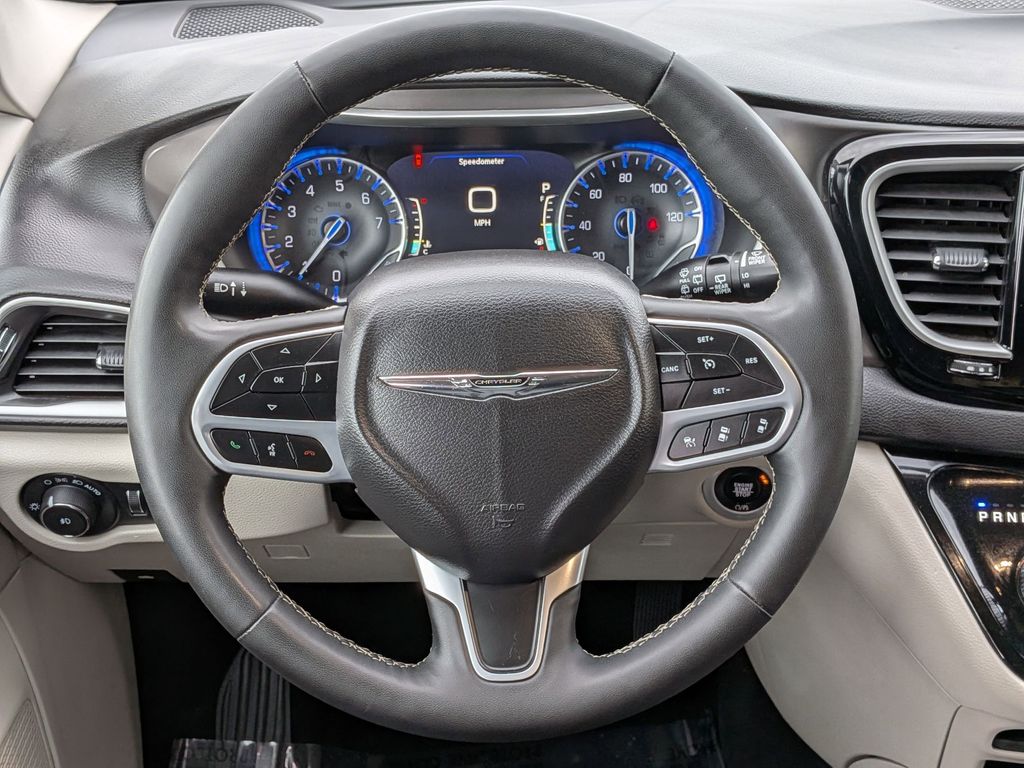 Thumbnail: 2024 Chrysler Pacifica - 22