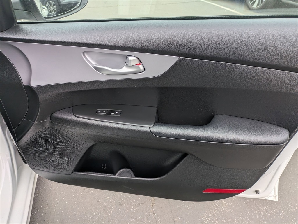 Thumbnail: 2024 Kia Forte - 34